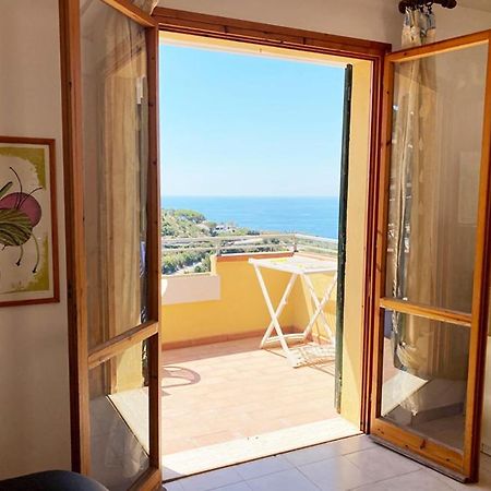Capoliveri Appartamento Panoramico Con Terrazzo Екстериор снимка